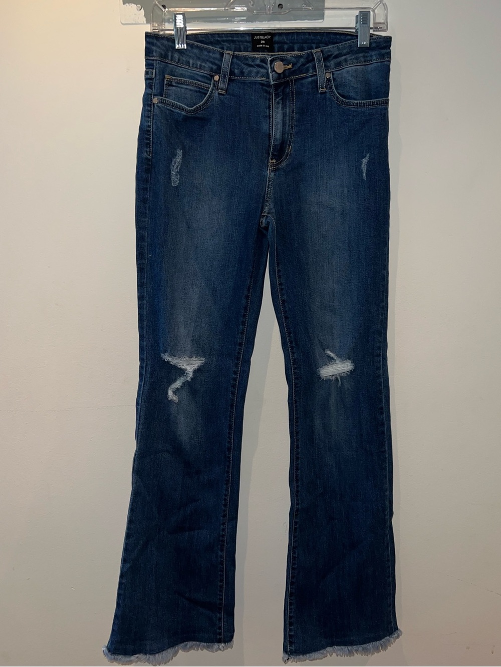 Just Black Medium Wash Frayed Hem Jeans | size 28 - Picture 4 of 9